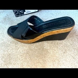 Donald pliner black wedge shoes 8